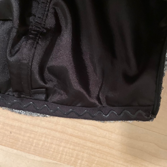 Express Semi-Formal/Cocktail dress Size 6 - Picture 8 of 9